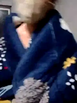 Tieuthu2 Adlı Modelin Canlı Sohbet Odası