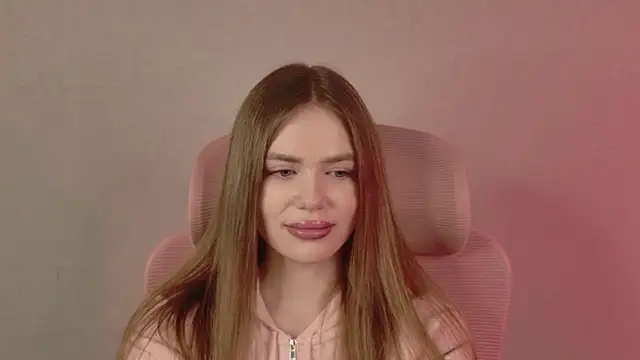 Živá chatovací místnost AnayaLowe