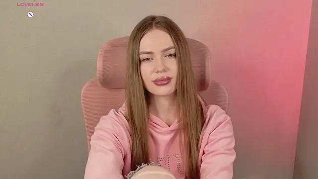 AnayaLowe чат на живо