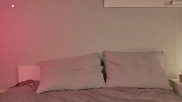 AnayaLowe Adlı Modelin Canlı Sohbet Odası