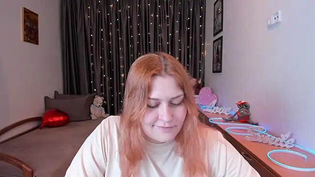 Živá chatovací místnost NoraLiin