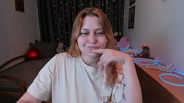Živá chatovací místnost NoraLiin