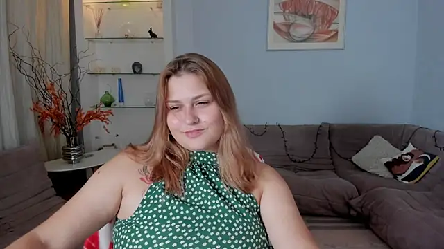 Pokój czatu na żywo – NoraLiin