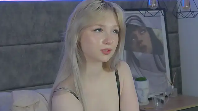 Shy_Barbie Adlı Modelin Canlı Sohbet Odası