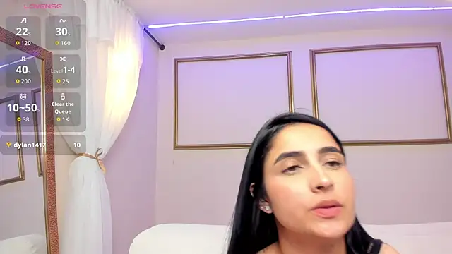 MiaLiore_'s Live Chat Room