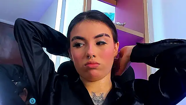 isabella_hv's Live Chat Room