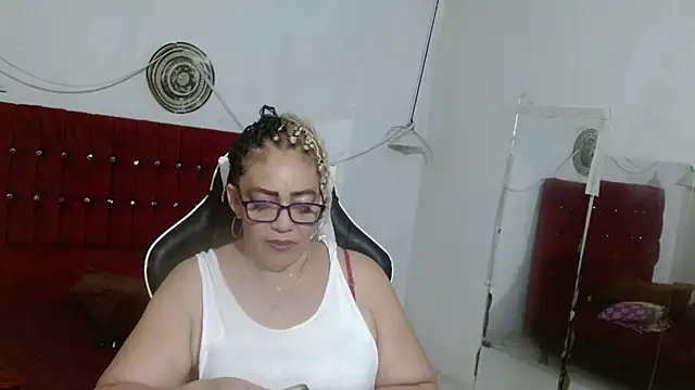 Sweet-Mommy-Milf Live Chatrum