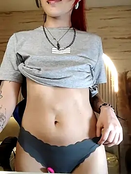 Moon_Red_r Live chatroom