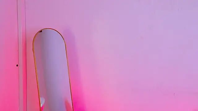 LeahAngell 现场聊天室