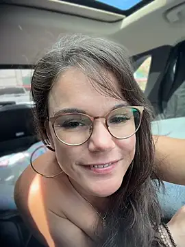 BaileyMFox's Live Chat Room