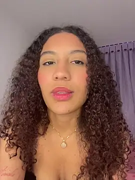 Daphnne_Curly – live chatrum
