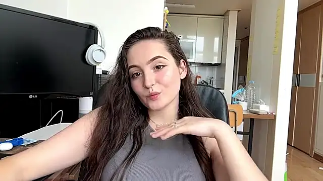חדר צ'אט בשידור חי של Emilly_Cart