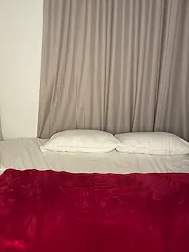 JuliaKhaleesii- Adlı Modelin Canlı Sohbet Odası