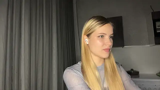 BlondeDoesのライブチャットルーム