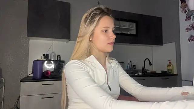 Živá chatovací místnost BlondeDoes