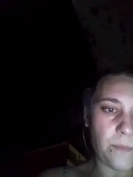 חדר צ'אט בשידור חי של DARKLUNA_3