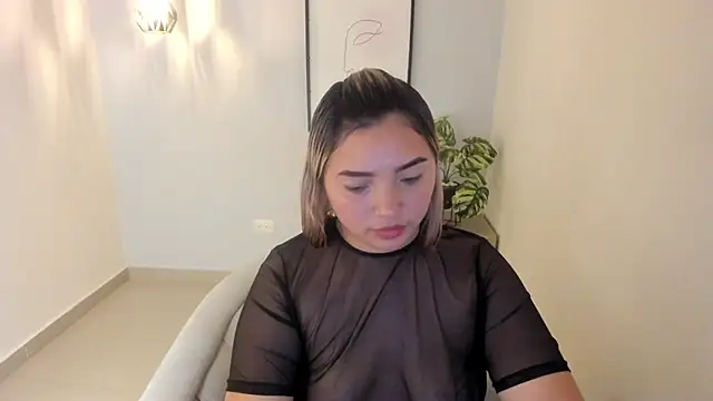 Eliza_Pryor élő chatszobája