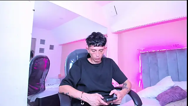 ARIANA_CRI-X Live Chatraum