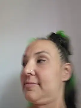 RaveMami's Live Chat Room
