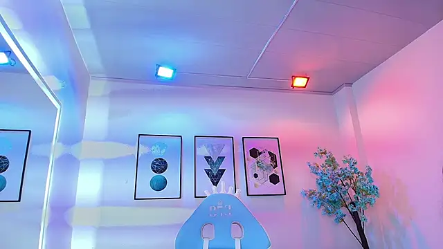 Naia_trendy Adlı Modelin Canlı Sohbet Odası
