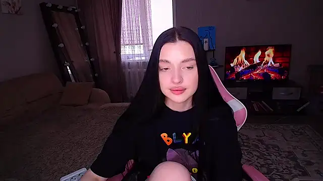 yoursLina's Live Chat Room