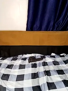 thicknuun Adlı Modelin Canlı Sohbet Odası