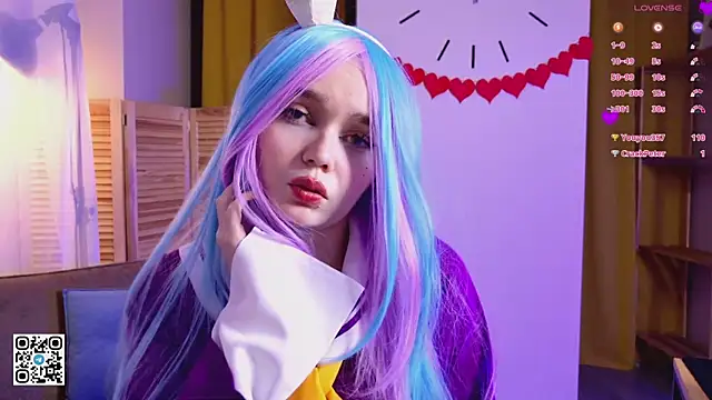 Živá chatovací místnost Tomie_Kawakami