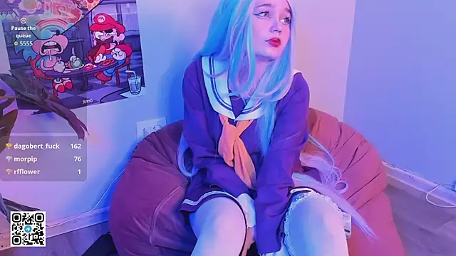 Živá chatovací místnost Tomie_Kawakami