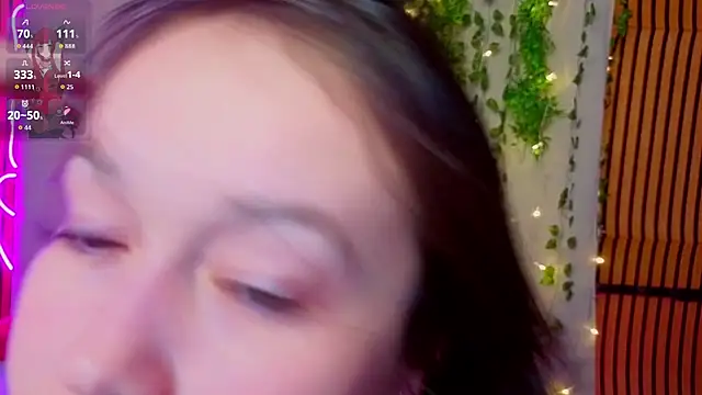Chat soba uživo modela KaraParsons