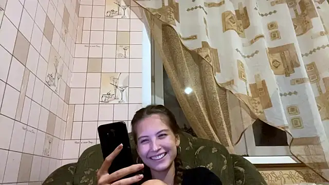 AlesiaGrainger's Live Chat Room