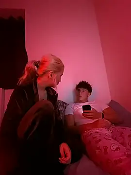 Sala de chat en directo de SofiaNLukaBabe