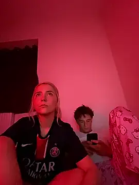 Sala de chat ao vivo de SofiaNLukaBabe