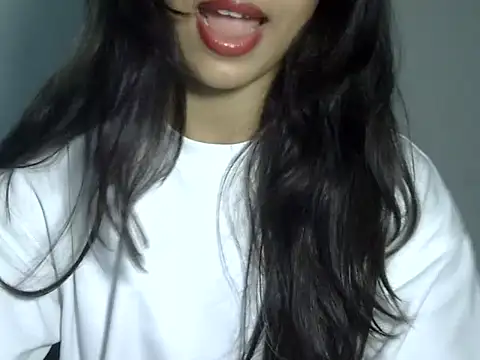 חדר צ'אט בשידור חי של lusty_tanu