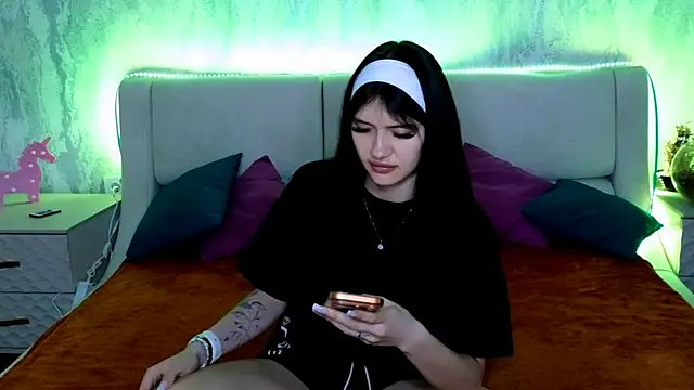 Chat soba uživo modela Holly_Beck