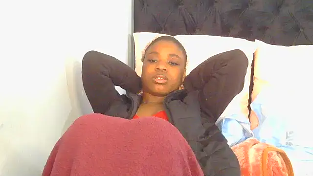 julianaa19's Live Chat Room