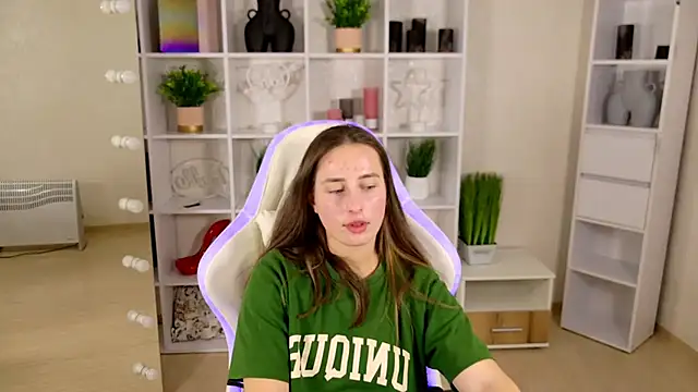 NadinnL live-chat rom
