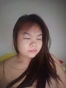 Truxcy1's Live Chat Room