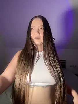 Živá chatovací místnost AlyraMoon