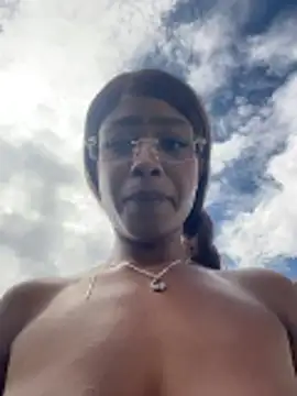 CocoaLuxeXXX чат на живо