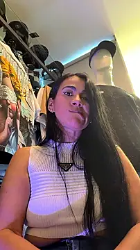 Laia_Hills – live chatrum
