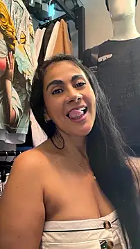 Sala de chat ao vivo de Laia_Hills