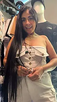 Chatroom en direct de Laia_Hills