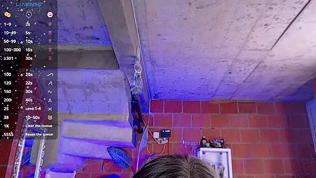 חדר צ'אט בשידור חי של Valerymoon19