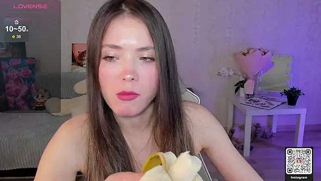 LinnLove's Live Chat Room