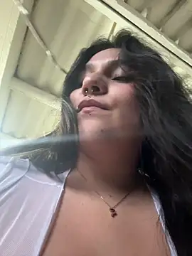emily_gv1 Adlı Modelin Canlı Sohbet Odası