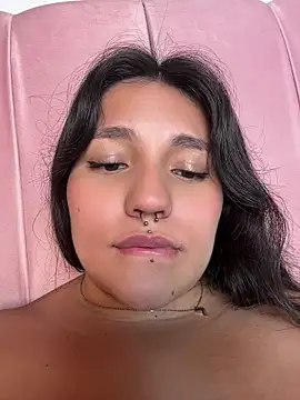 غرفة دردشة emily_gv1 المباشرة