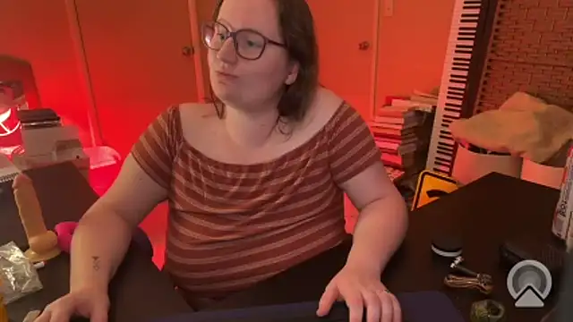lucy-comes-true Live chatroom