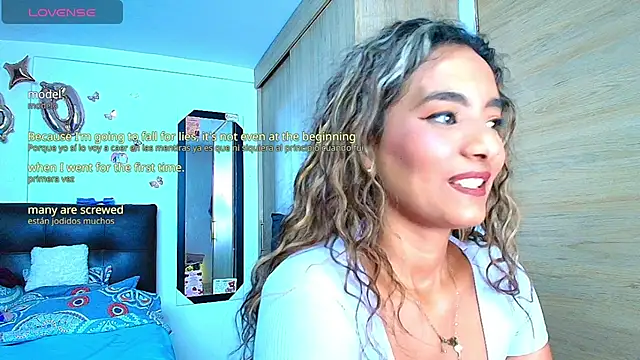 collins_megan96 élő chatszobája