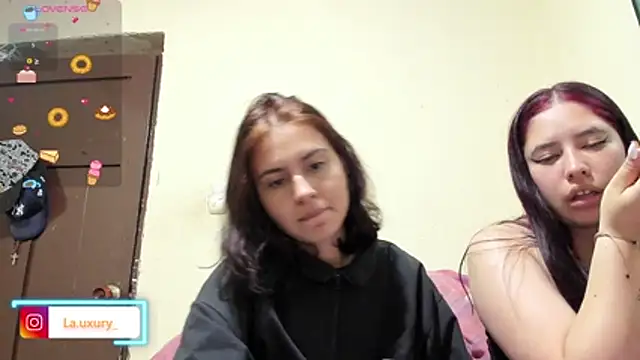 Sala de chat ao vivo de SOFFIA_4