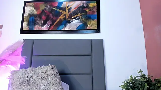 AlmaStonee Adlı Modelin Canlı Sohbet Odası